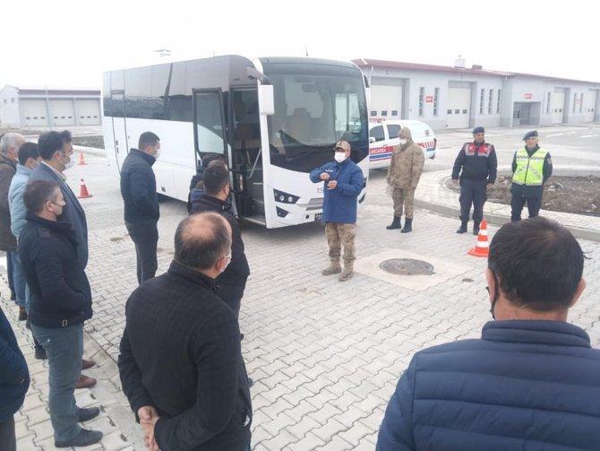 Jandarma Ekiplerinden Cezaevi Personeline Trafik Güvenliği Eğitimi