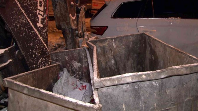 Esenyurt’ta Kayan Araç Yayalara Çarptı: 2 Yaralı