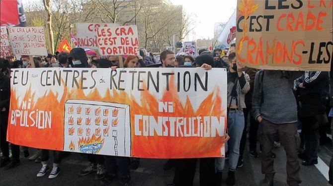 Paris’te Irkçılık Karşıtı Protesto Düzenlendi