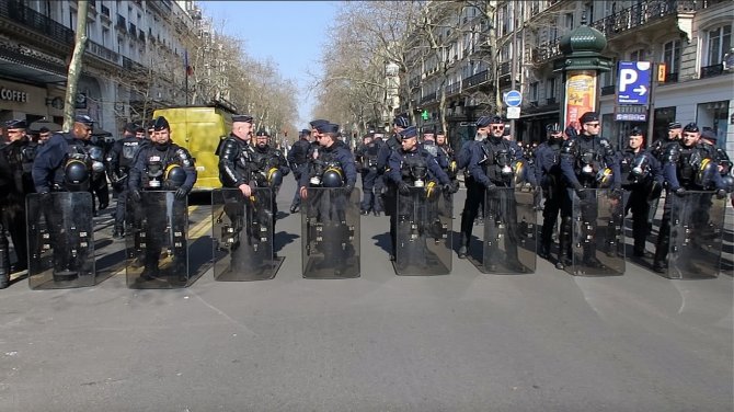 Paris’te Irkçılık Karşıtı Protesto Düzenlendi