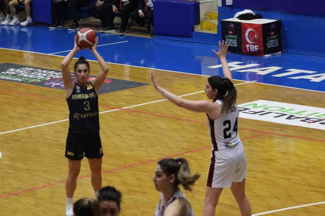 Kadınlar Basketbol Süper Ligi: Hatayspor: 49 - Fenerbahçe Safiport: 91