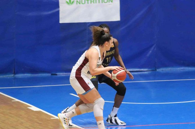 Kadınlar Basketbol Süper Ligi: Hatayspor: 49 - Fenerbahçe Safiport: 91