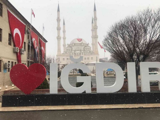 Iğdır’da Kar Yeniden Başladı