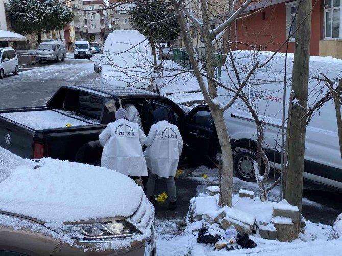Sultangazi’de Yaşanan Silahlı Çatışmada Mermiler Bir Eve İsabet Etti