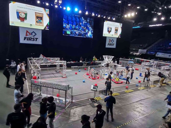 Robot Takımı “Safrantech" First Bosphorus Regional Turnuvasına Katıldı