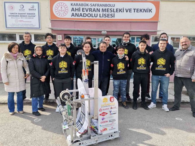 Robot Takımı “Safrantech" First Bosphorus Regional Turnuvasına Katıldı