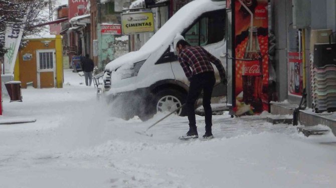 Kars’ta Kar Ve Tipi Hayatı Olumsuz Etkiliyor