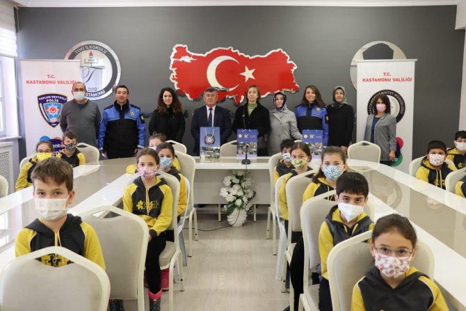 “Hayata Renk Verelim” Projesinde 270 Öğrenciye Eğitim Verildi