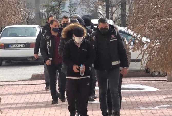 Konya’da Tefeci Çetesine Operasyon: 5 Tutuklama