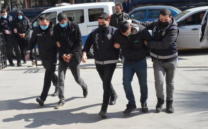 Kan Donduran Cinayette 3 Gözaltı