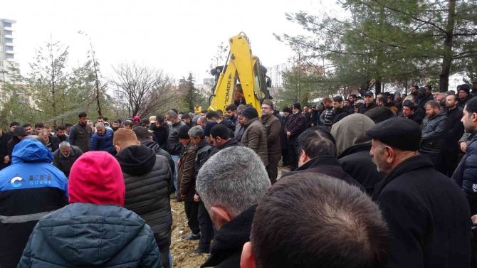Mardin’de Trafik Kazasında Hayatını Kaybeden Kuzenler Toprağa Verildi