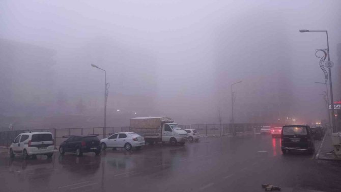 Mardin’de Kar Yağışı Yerini Yoğun Sise Bıraktı