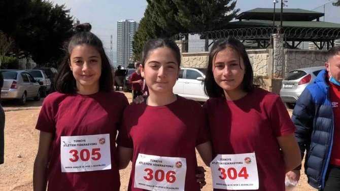 Kır Çiçekleri’nden 7 Sporcu, ‘Mersin Atletizm İ̇l Karması’na Katılma Hakkı Kazandı