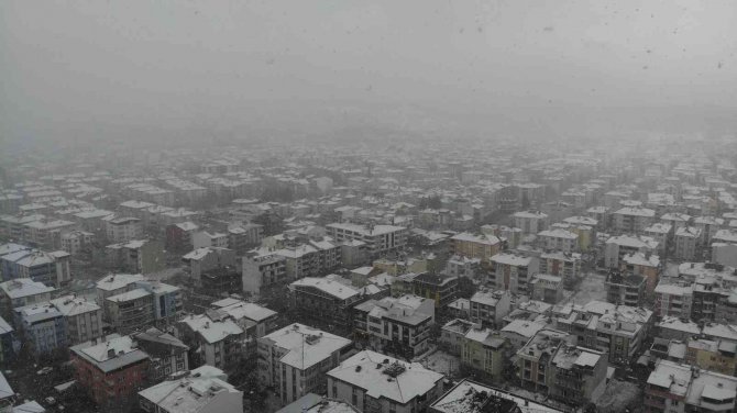 Lapa Lapa Yağan Kar Havadan Görüntülendi