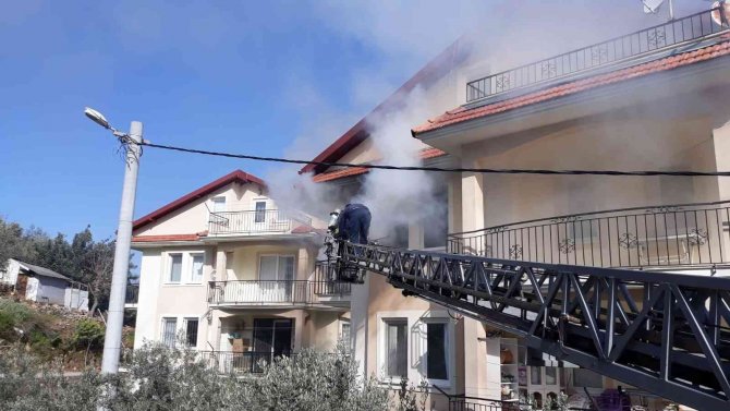 Fethiye’de 1 Saatte 3 Ev Yangını