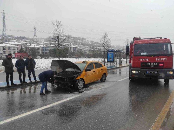 Ekmek Teknesini Kovayla Söndürmeye Çalıştı