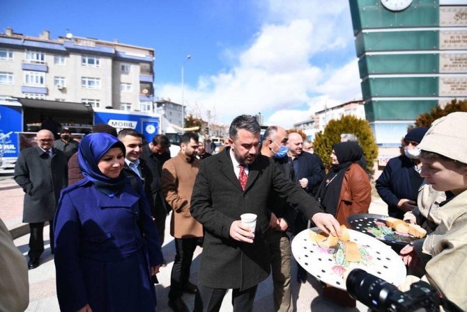 Pursaklar’da Menü Üzüm Hoşafı Ve Bir Dilim Ekmek