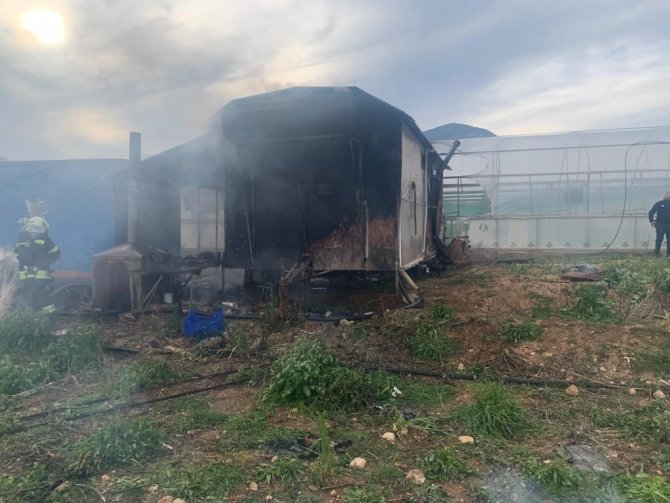 Seydikemer’de Ahşap Barakada Çıkan Yangında Bir Çocuk Öldü