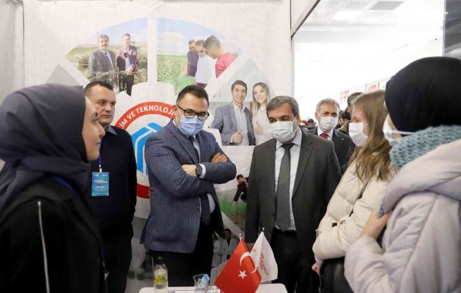 İ̇ç Anadolu Kariyer Fuarı’nda Sbtü Rüzgarı