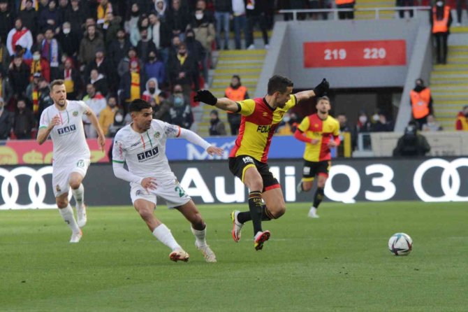 Spor Toto Süper Lig: Göztepe: 0 - Alanyaspor: 0 (İ̇lk Yarı)