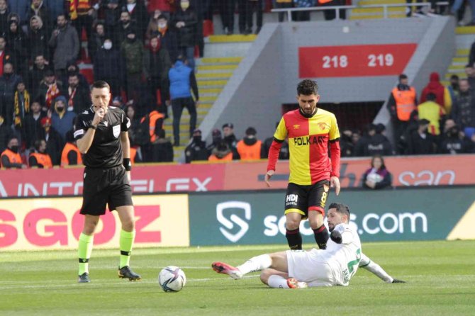 Spor Toto Süper Lig: Göztepe: 0 - Alanyaspor: 0 (İ̇lk Yarı)