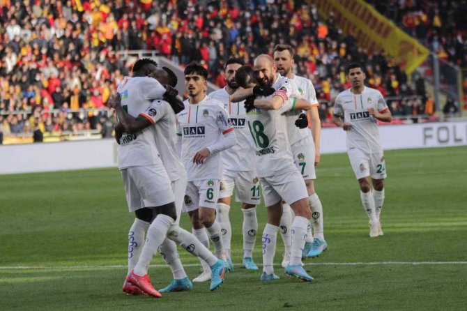 Spor Toto Süper Lig: Göztepe: 0 - Aytemiz Alanyaspor: 2 (Maç Sonucu)