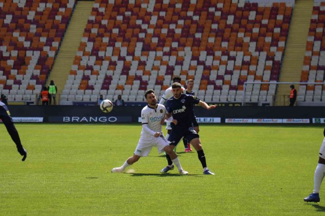 Spor Toto Süper Lig: Yeni Malatyaspor: 0 - Kasımpaşa: 0 (İlk Yarı)