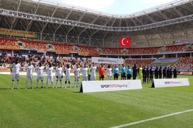 Spor Toto Süper Lig: Yeni Malatyaspor: 0 - Kasımpaşa: 0 (İlk Yarı)