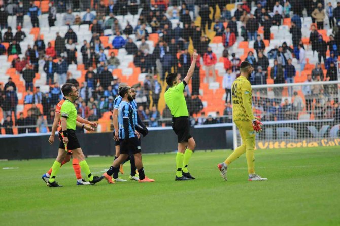 Spor Toto Süper Lig: Adana Demirspor: 1 - Başakşehir: 0 (İ̇lk Yarı)