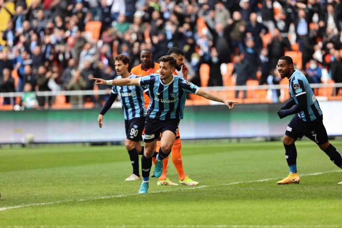 Spor Toto Süper Lig: Adana Demirspor: 1 - Başakşehir: 0 (İ̇lk Yarı)