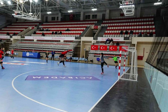 Türkiye Hentbol Kadınlar Süper Ligi: Kastamonu Belediyespor: 40 - Tekirdağspor: 21