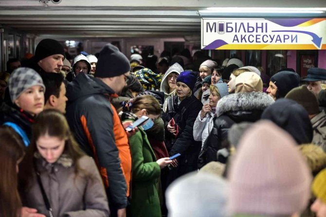 Lviv’de Halk Sirenlerin Ardından Alt Geçide Sığındı