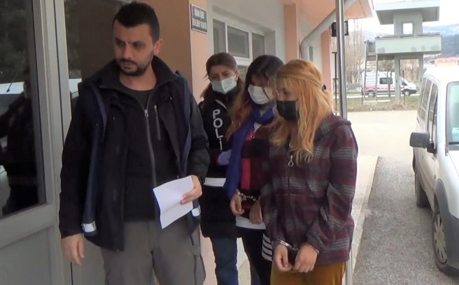 Kütahya’da Hırsızlık Zanlısı İki Kadın Yakalandı