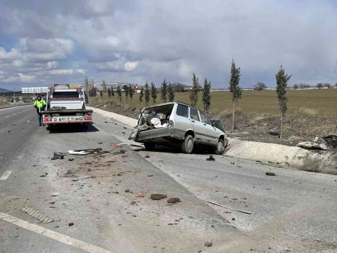 Tırla Otomobilin Çarpıştığı Kazada Biri Çocuk 4 Kişi Yaralandı