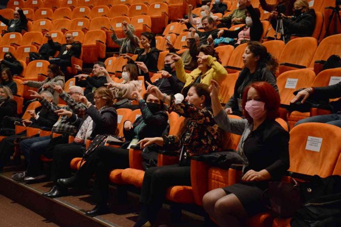 Aü Öğretim Üyesi Çetinkaya : “Doğal Alanda Yaşayan İnsanların Beyninde Yüzde 60 Oranında Daha Az Küçülme Oluyor”