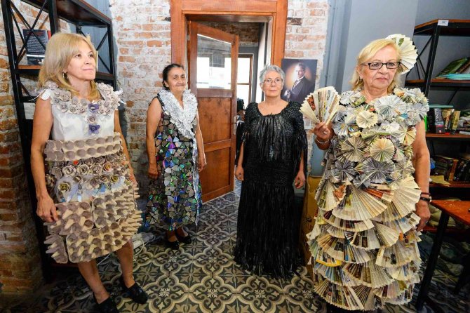 Yaşlı Evi Sakinleri Atıklardan Hazırlanan Kostümlerle Defile Yapacak