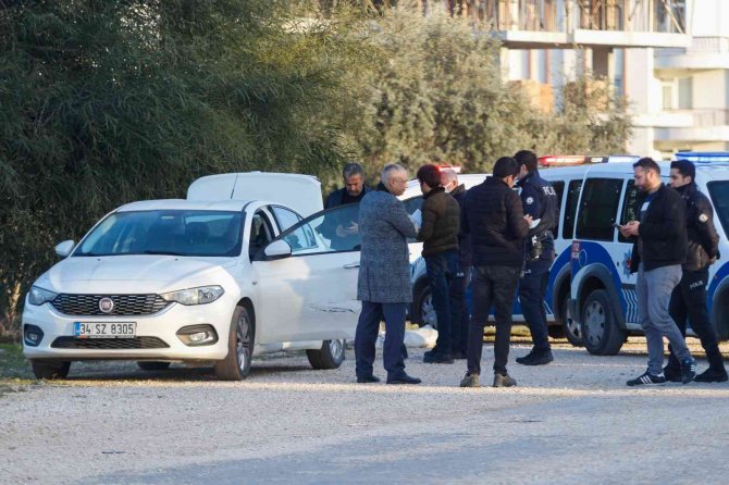 Antalya’da Terk Edilmiş Otomobilin Bagajından Erkek Cesedi Çıktı