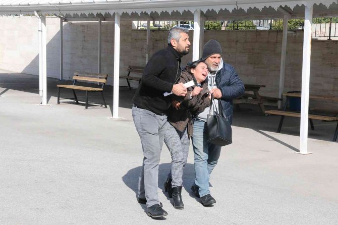 Otel Odasında Ölü Bulunan 17 Yaşındaki Nuray’ın Cenazesi Alındı, Teyze Gözyaşlarına Boğuldu