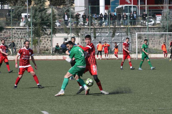Elbeylispor: 1 Nizipspor: 1