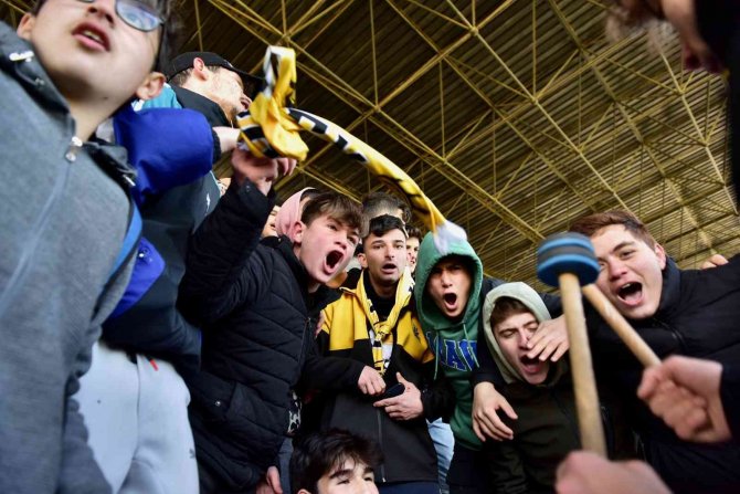 Aliağaspor Fk 3 Puanı 3 Golle Aldı