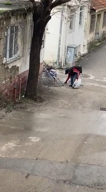 Bursa’da Hırsızların Rahat Tavırları Kameraya Yansıdı