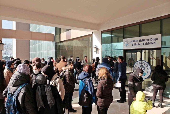 Gençler Tyt Provasında Ter Döktü