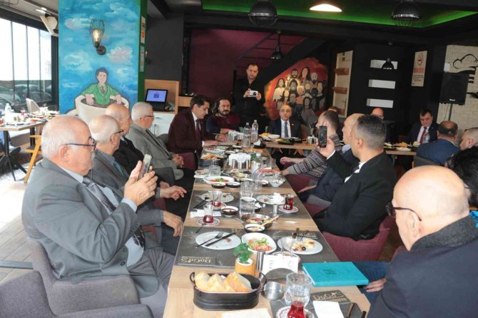 Chp’liler Şehit Aileleri Ve Gazilerle Buluştu
