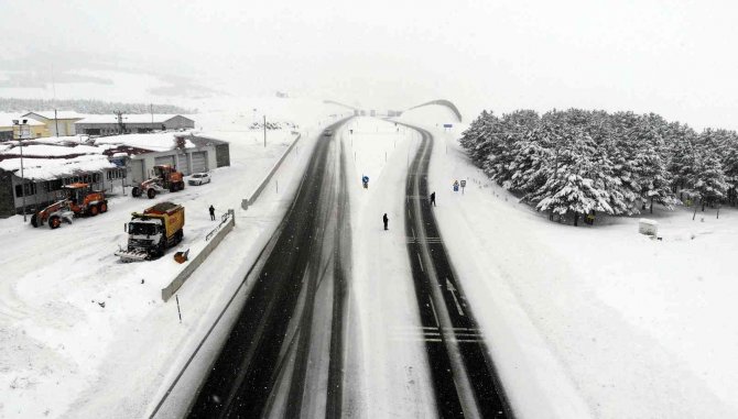 Erzincan’ın Yüksek Rakımlı Geçit Noktalarında Kar, Tipi Etkili Oldu