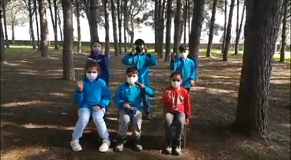 Öğrencilerin Ormanları Korumak İçin Bestelediği Şarkı Beğeni Topluyor