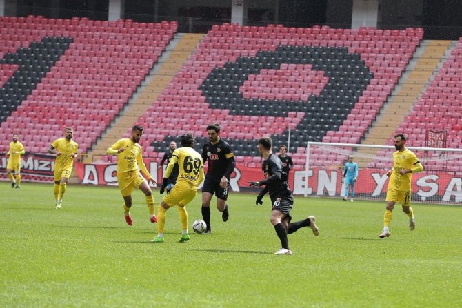 Tff 2. Lig: Eskişehirspor: 1 - Tarsus İ̇dman Yurdu: 5