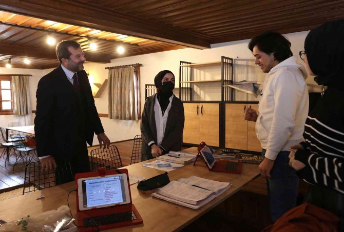 Gürsu Belediyesi’nin Kurslarına Yoğun İlgi