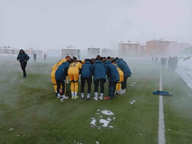 Güroymakspor Bitlis Özgüzeldere Spor’a 2-1 Yenildi