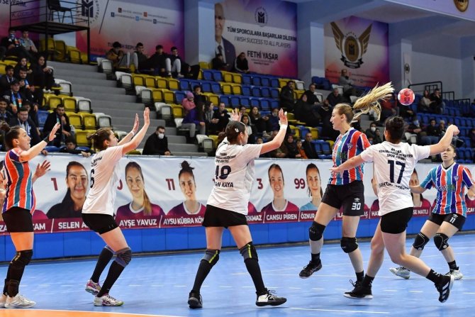 Mavi Kelebekler Deplasmanda Kazandı