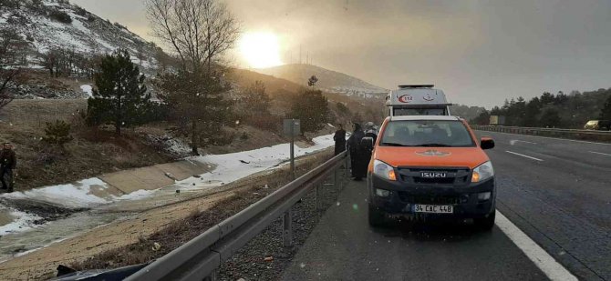 İ̇stanbul-ankara Yolunda Kaza Yapan Araç Takla Attı: 1 Yaralı